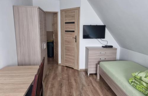 Miedzylesie House | Pet-Friendly Agroturystyka nad Stawem with 9/10 Rating