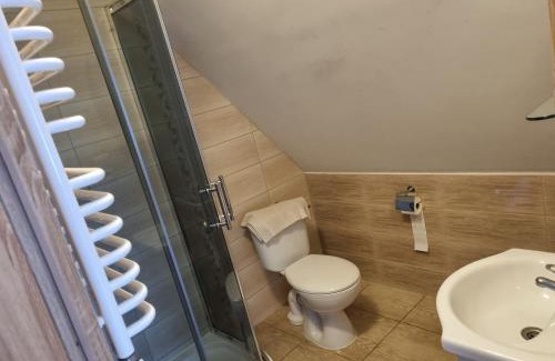 Miedzylesie House | Pet-Friendly Agroturystyka nad Stawem with 9/10 Rating