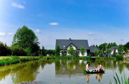 Beczkow House | Family-Friendly Agroturystyka Nad Stawem with Kitchen Amenities