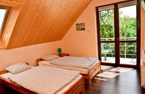Beczkow House | Family-Friendly Agroturystyka Nad Stawem with Kitchen Amenities