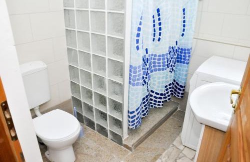 Ostrow Mazowiecka House | Agroturystyka Rogoznia: Family-Friendly Retreat with Hot Tub