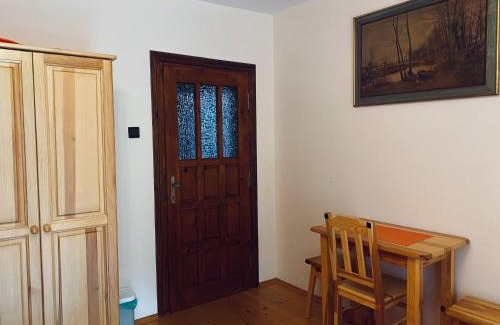 gmina Kamienica House | Agroturystyka SKALNE: Family-Friendly Retreat with Kitchen