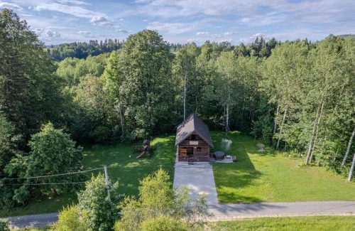 Miedzylesie House | Relaxing Agroturystyka with Hot Tub and Family Amenities