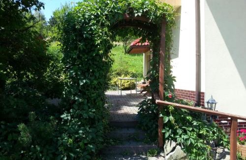 Niedzwiedz House | Pet-Friendly Retreat at Agroturystyka Zagroda - 8.7 Rating