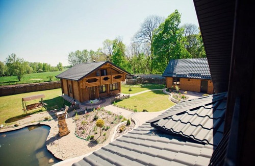 Brest Region House | Guest Rated 10/10: Agrousadba Panskiya Lazni with Hot Tub