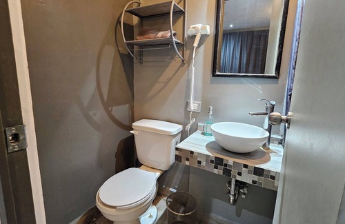 Guadalupe Bed & Breakfast | Modern Comfort at Agua Azul by Airhome - Guest Rated 9/10