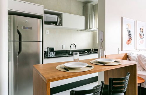 Ingleses do Rio Vermelho House | Agua Marinha: Steps from the Beach with Pool & Spa