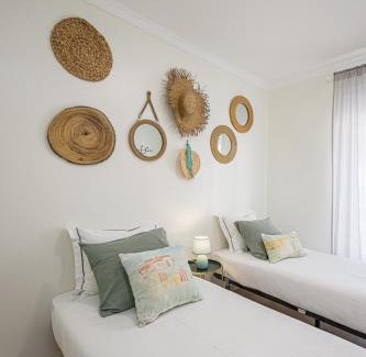 Aguda House | Aguda Beach Porto: Exceptional Oceanfront Travel Houses