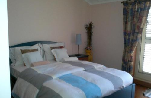 Aguda Apartment | Beachfront Aguda Apartment: 4-Star Family-Friendly Escape