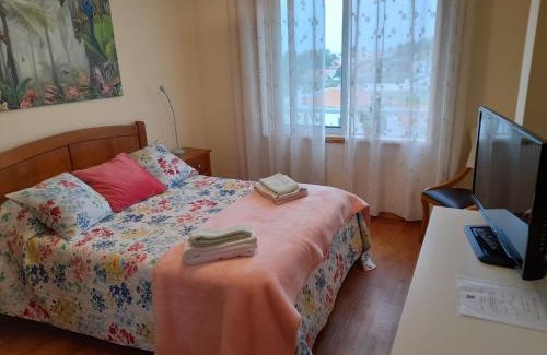 Aguda House | Family-Friendly Aguda Mar with Restaurant & Pet Amenities