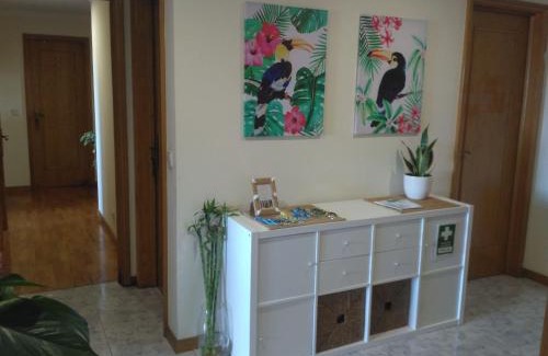 Aguda House | Family-Friendly Aguda Mar with Restaurant & Pet Amenities