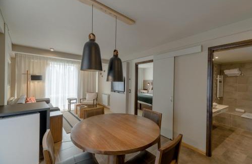 San Carlos de Bariloche Hotel | Relax at Aguila Mora Suites & Spa with Pet-Friendly Amenities