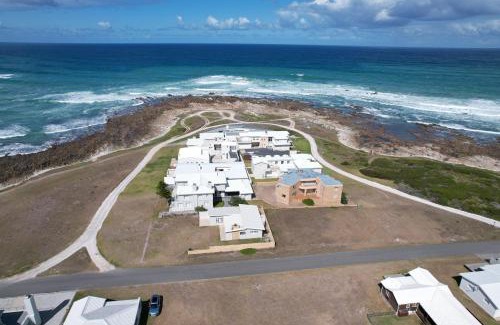 L'Agulhas House | Scenic Agulhas Home with a View - Family Friendly Stay