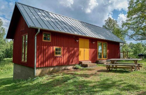 Agunnaryd House | Guest Rated 9.7: Agundaborg Lake Cottage for Families