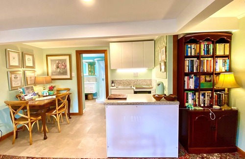 Nelson Bed & Breakfast | Eco-Friendly Ah House Nelson City B&B with Top Amenities