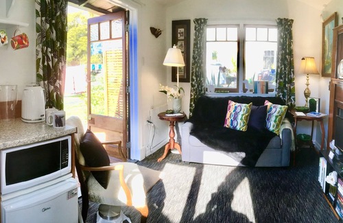 Nelson Bed & Breakfast | Eco-Friendly Ah House Nelson City B&B with Top Amenities