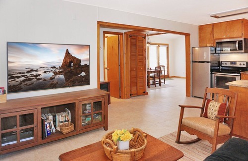 Wimberley House | Serene Bungalow with Hot Tub & Creek Access, Rated 9.6
