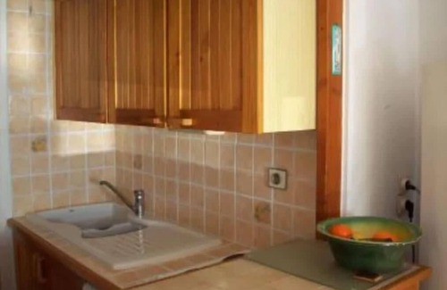 Bergers Apartment | Cozy Flat for 6 in Alpe d'Huez with Pet-Friendly Perks