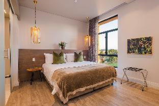 Knysna Central Hotel | Explore aha The Rex Hotel: 4-Star Comfort with Pool Access