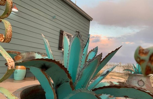 Levelland House | Welcoming Stay at Ahava Honey Farm Cottage for Families