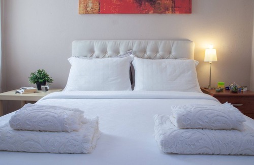 Kaleici House | Guest Rated 10/10: Sea View Flat in Historic Old Town