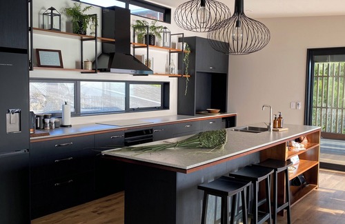 Ahipara House | Relax at Ahipara Beach Pad with Ocean View & Spa Retreat