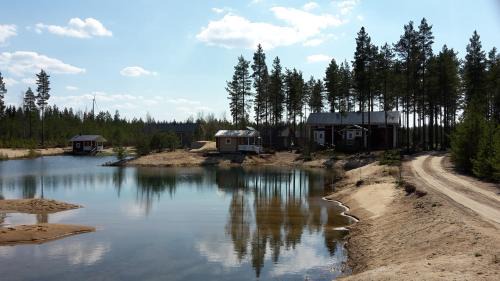 Kauhajoki Ski Chalet | Ahmalammen Mökkikylä: Ocean View with Private Beach Access