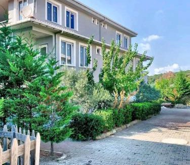 Arnavutkoy Cabin | Cozy Forest Villa: Just 5 Minutes from the Airport
