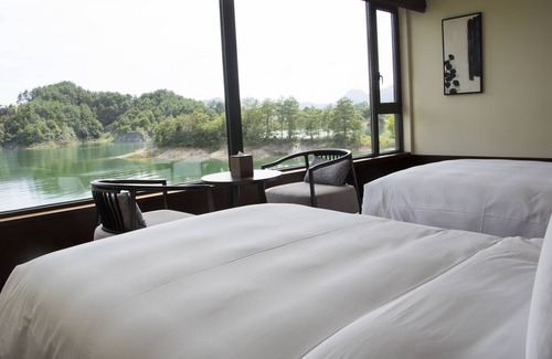Chun'an Hotel | Experience Ahn Lan Qiandaohu: 5-Star Pool & Spa Retreat
