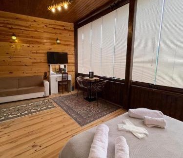 Arakli Bed & Breakfast | Inviting AHO 103: Scenic Mountain View Room & Child Friendly