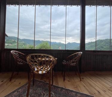 Arakli Bed & Breakfast | Inviting AHO 103: Scenic Mountain View Room & Child Friendly
