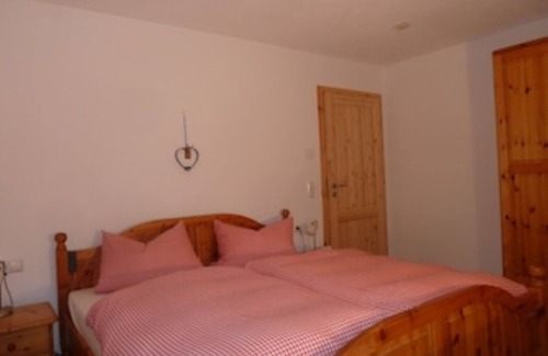 Menzenschwand Apartment | Pet-Friendly AHORN Feel-Good Apartment with Ocean Views
