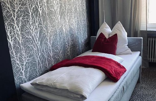 Schrobenhausen House | Discover Ahorn-Zimmervermietung: Child-Friendly Retreat