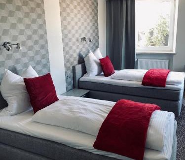 Schrobenhausen House | Discover Ahorn-Zimmervermietung: Child-Friendly Retreat
