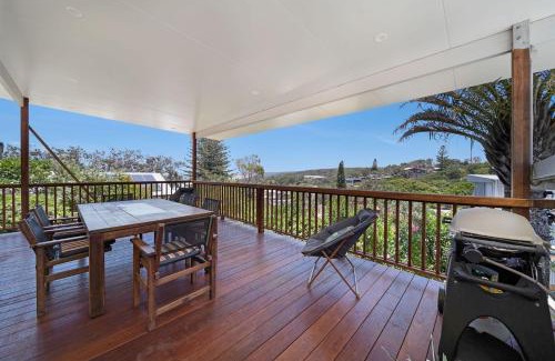 Point Lookout House | Oceanfront Ahoy Cottage: Family-Friendly Getaway Awaits
