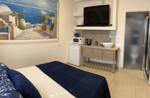 Hadera Bed & Breakfast | Cozy Ahuzat Shaul Seaside Suite with Breakfast Included