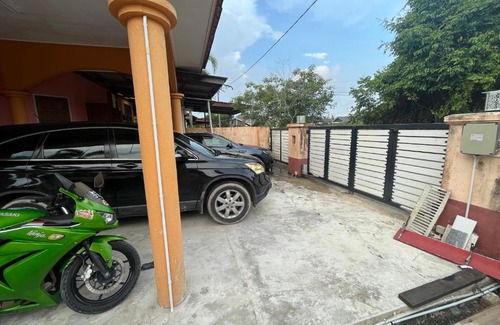 Kampung Jaya House | Discover AHZA My Homestay Kemaman - Child-Friendly Retreat