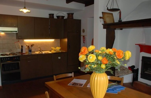 Bruzella House | Pet-Friendly Retreat at Ai Funtann with Lake Views & Spa