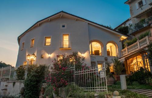 Ottiglio Apartment | Discover Ai Leoni Ruggenti: Secret Garden with Monferrato Views