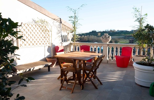 Ottiglio Apartment | Enchanting Ai Leoni Ruhhenti with Ocean Views in Monferrato