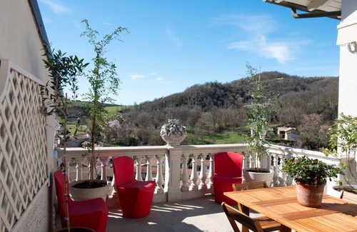Ottiglio Apartment | Enchanting Ai Leoni Ruhhenti with Ocean Views in Monferrato