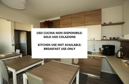 Dossobuono Bed & Breakfast | Charming Ai Santi B&B: Guest Rated 9/10 with Hot Tub & Dining