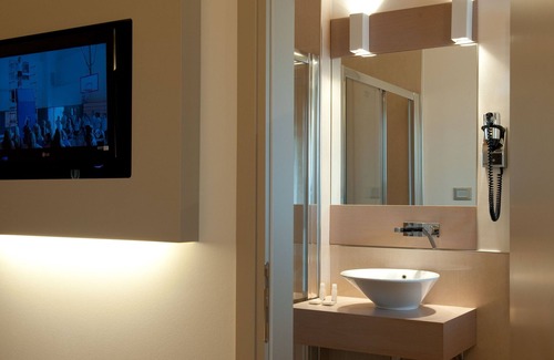 Mortegliano Hotel | Discover Ai Tre Amici: Family-Friendly with Spa & Kitchen