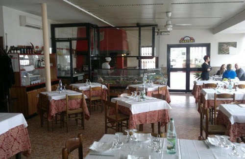 Marino Hotel | Ai Vecchi Tempi: Family-Friendly Retreat with Hot Tub