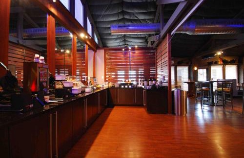 Greater South River City Hotel | Aiden by Best Western: Family-Friendly Hotel in Austin