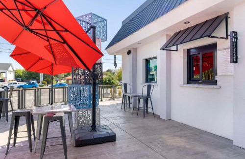 Reno/Tahoe Airport Hotel | Discover Aiden by Best Western South Reno: Pet-Friendly Retreat