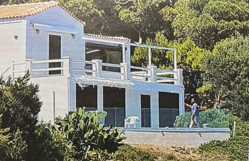 Lichada Villa | Discover Aidipsos: Family-Friendly with Kitchen Amenities