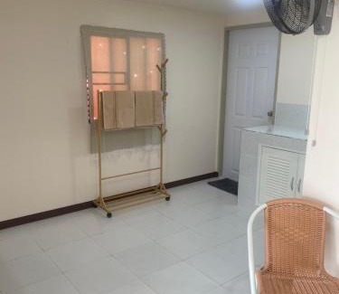 Hua Toei House | Top-Rated Aiem-Wilai Guesthouse with Family-Friendly Amenities