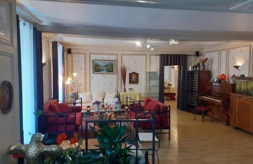 Thiers Hotel | Pet-Friendly Aigle d'Or with Breakfast and Family Amenities