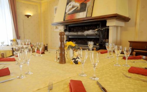 Thiers Hotel | Pet-Friendly Aigle d'Or with Breakfast and Family Amenities